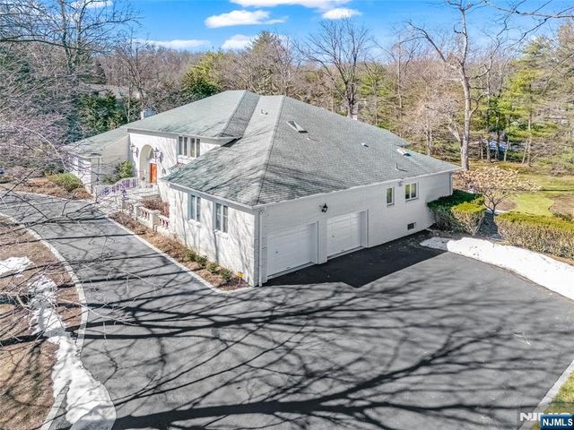 510 Hampton Hill Road, Franklin Lakes, NJ 07417