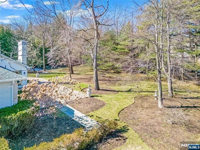 510 Hampton Hill Road, Franklin Lakes, NJ 07417