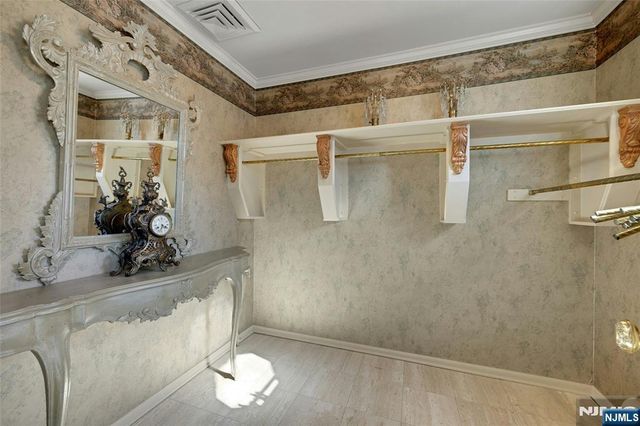 510 Hampton Hill Road, Franklin Lakes, NJ 07417