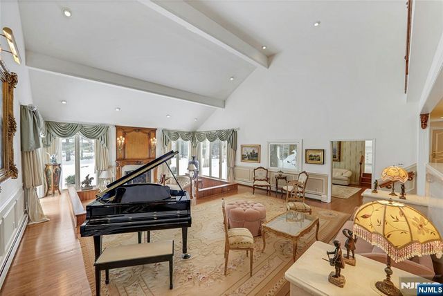 510 Hampton Hill Road, Franklin Lakes, NJ 07417