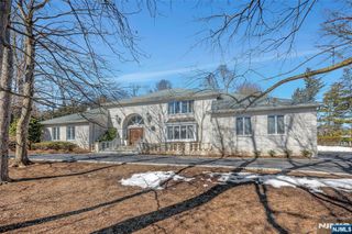 510 Hampton Hill Road, Franklin Lakes, NJ 07417