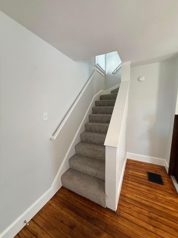 512 E Woodrow Avenue, Columbus, OH 43207