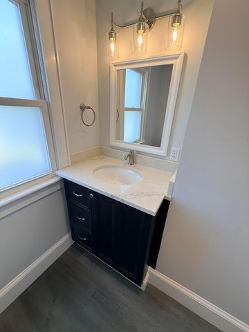 512 E Woodrow Avenue, Columbus, OH 43207