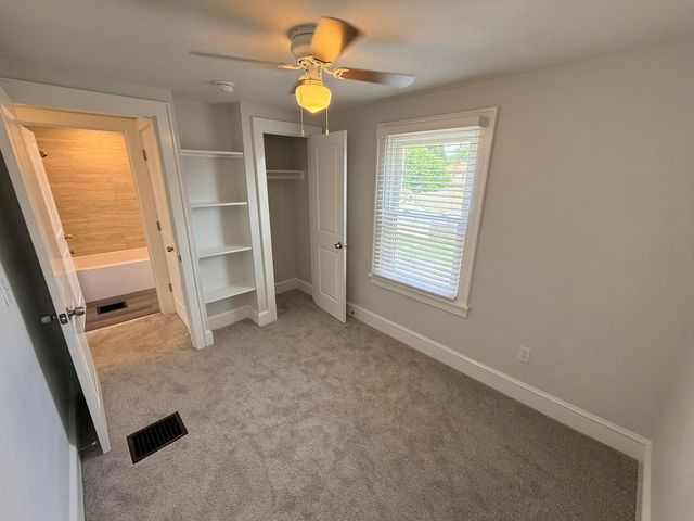 512 E Woodrow Avenue, Columbus, OH 43207
