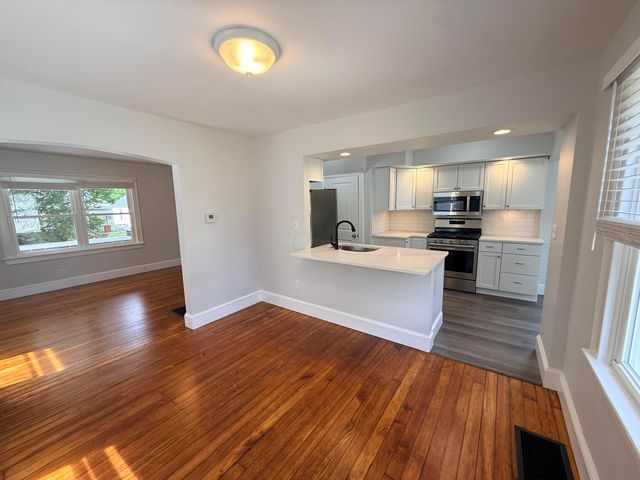 512 E Woodrow Avenue, Columbus, OH 43207