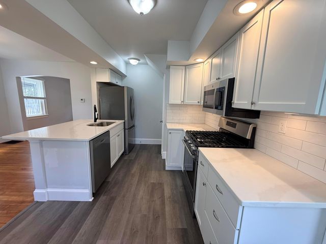 512 E Woodrow Avenue, Columbus, OH 43207