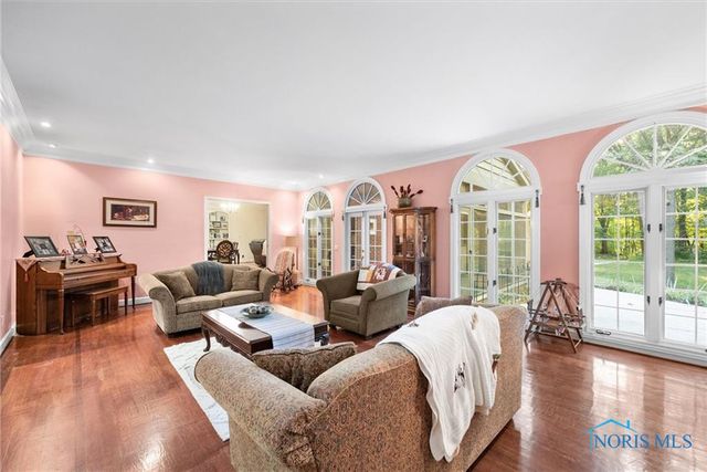 2015 King Road, Toledo, OH 43617