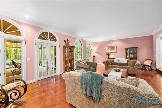 2015 King Road, Toledo, OH 43617