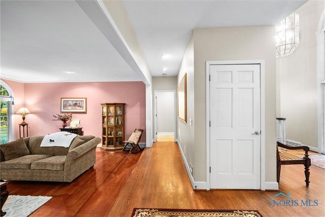 2015 King Road, Toledo, OH 43617