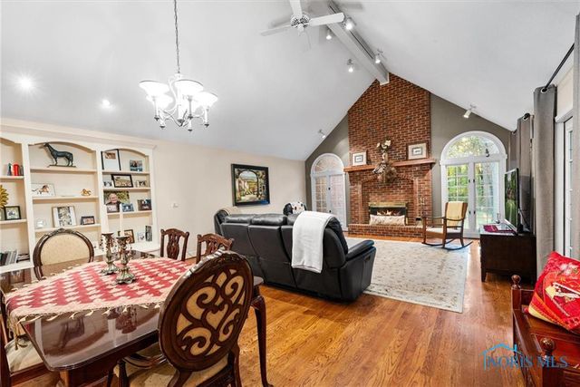 2015 King Road, Toledo, OH 43617