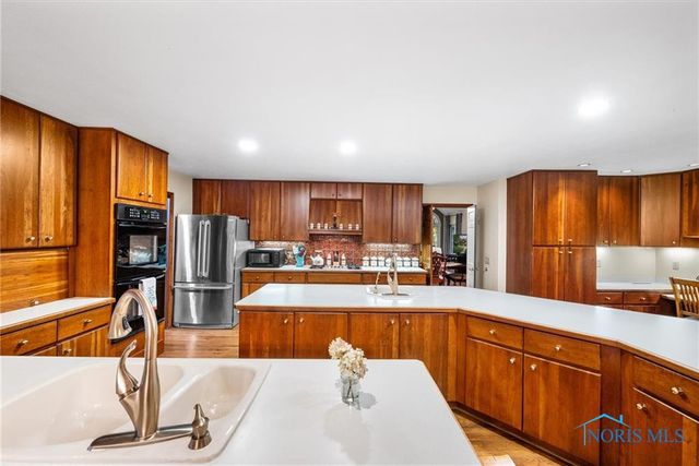 2015 King Road, Toledo, OH 43617