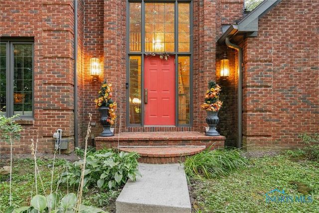 2015 King Road, Toledo, OH 43617