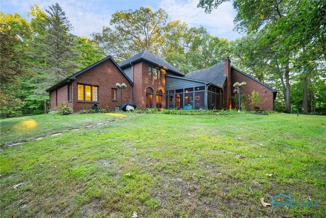 2015 King Road, Toledo, OH 43617