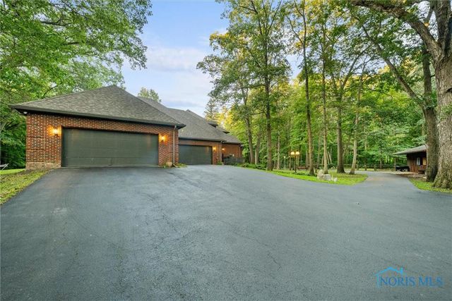 2015 King Road, Toledo, OH 43617