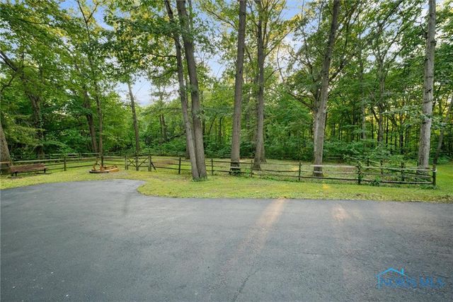 2015 King Road, Toledo, OH 43617