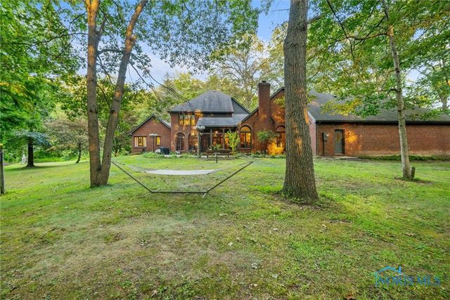 2015 King Road, Toledo, OH 43617