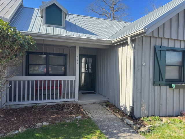 302 Eagles Nest Court S, Mars Hill, NC 28754