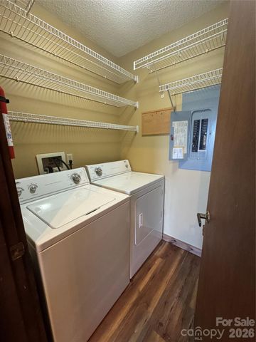 302 Eagles Nest Court S, Mars Hill, NC 28754