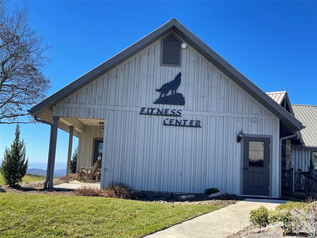 302 Eagles Nest Court S, Mars Hill, NC 28754