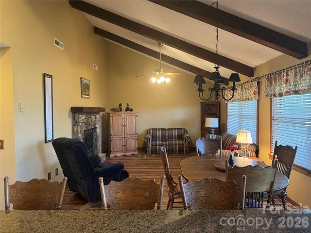 302 Eagles Nest Court S, Mars Hill, NC 28754