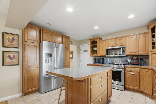 2061 Edinburg Lane, Fairfield, OH 45014