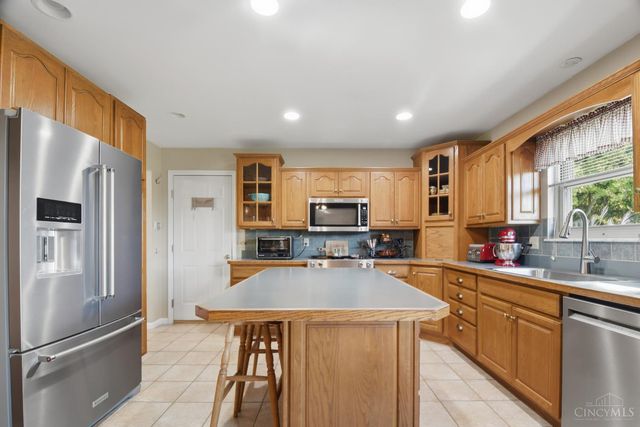 2061 Edinburg Lane, Fairfield, OH 45014