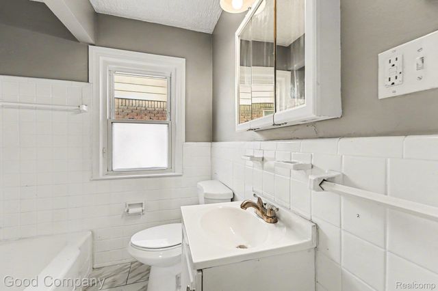 13538 Penrod Street, Detroit, MI 48223