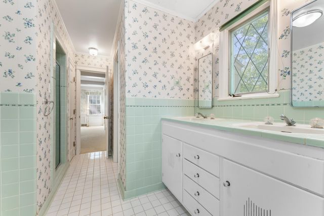 1429 20th Street SW, Rochester, MN 55902