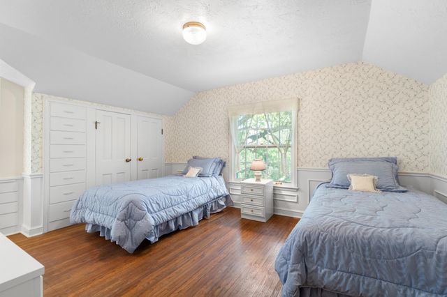 1429 20th Street SW, Rochester, MN 55902