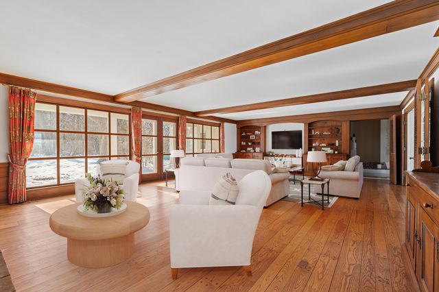 1429 20th Street SW, Rochester, MN 55902