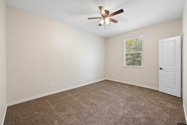 9710 W Lakeshore Dr, Tyler, TX 75709