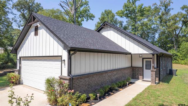 9710 W Lakeshore Dr, Tyler, TX 75709