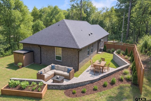 9710 W Lakeshore Dr, Tyler, TX 75709