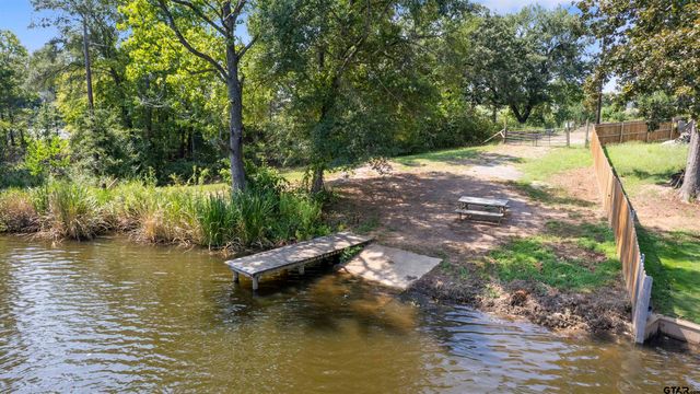 9710 W Lakeshore Dr, Tyler, TX 75709