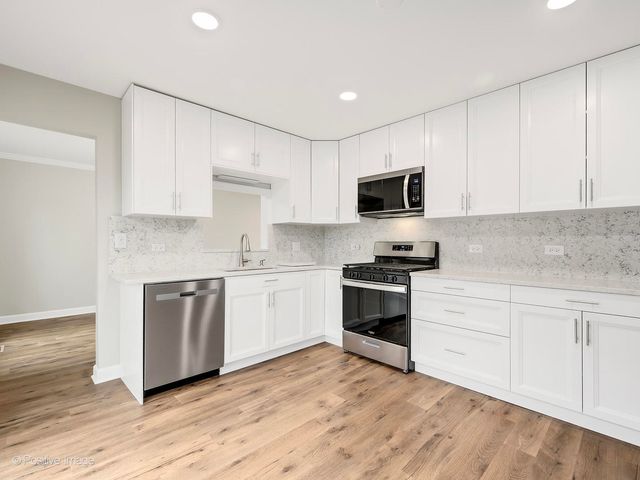 30W243 Wiant Road, West Chicago, IL 60185