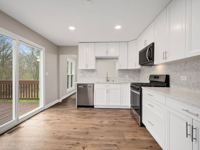 30W243 Wiant Road, West Chicago, IL 60185