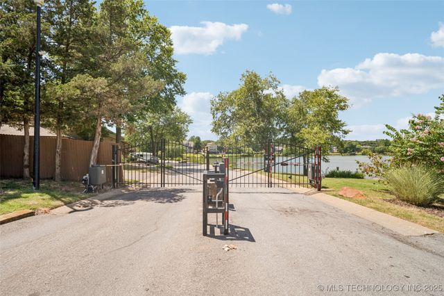 6226 E 98th Street, Tulsa, OK 74137