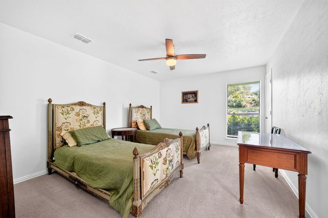12 Meadowlake Drive, Heath, TX 75032