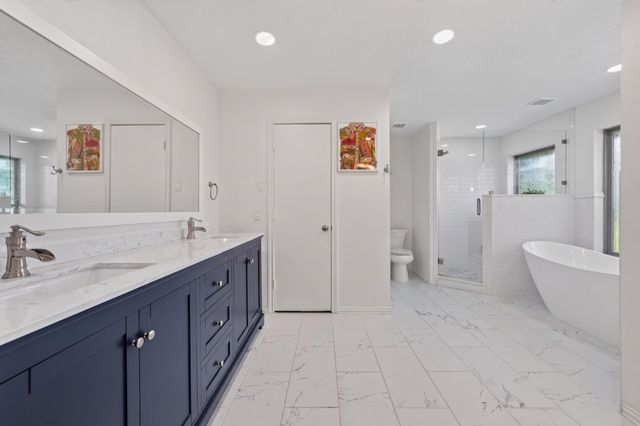 12 Meadowlake Drive, Heath, TX 75032