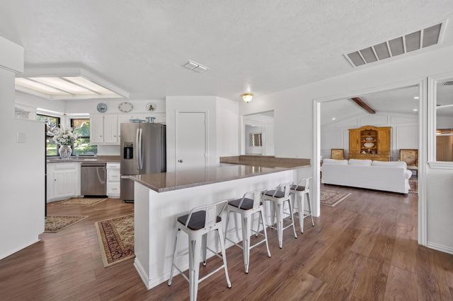 12 Meadowlake Drive, Heath, TX 75032