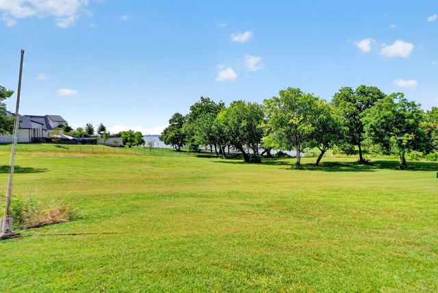 12 Meadowlake Drive, Heath, TX 75032