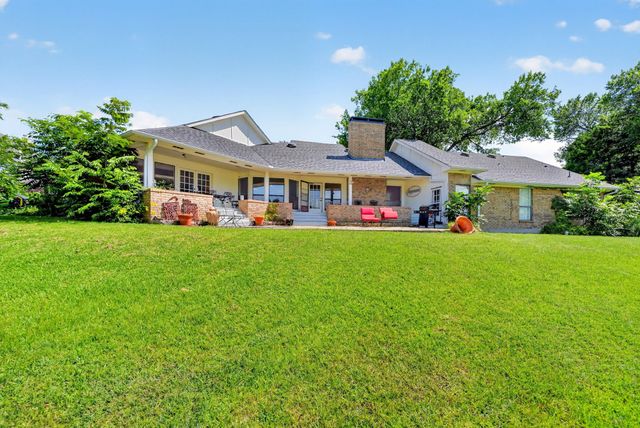 12 Meadowlake Drive, Heath, TX 75032