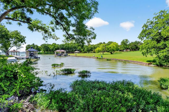12 Meadowlake Drive, Heath, TX 75032