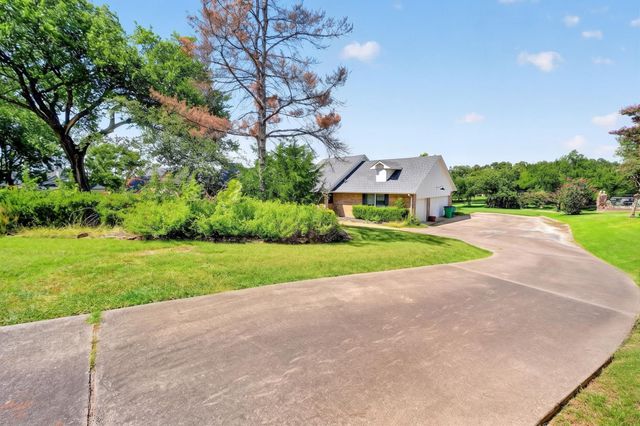 12 Meadowlake Drive, Heath, TX 75032