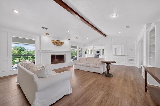 12 Meadowlake Drive, Heath, TX 75032