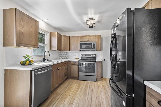 1106 N DREW STREET, Appleton, WI 54911