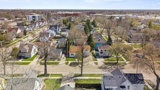 1106 N DREW STREET, Appleton, WI 54911