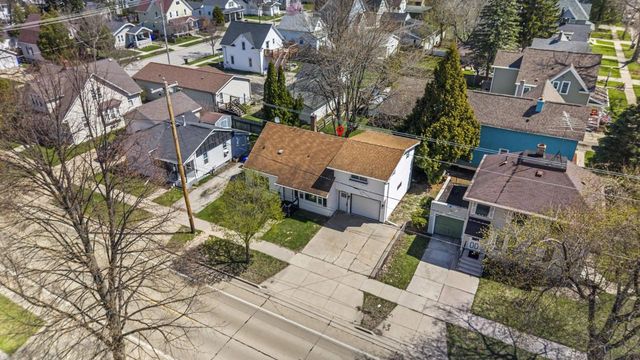 1106 N DREW STREET, Appleton, WI 54911