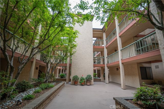 2504 E Willow 107, Signal Hill, CA 90755