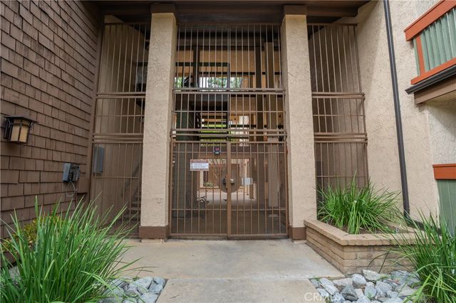 2504 E Willow 107, Signal Hill, CA 90755